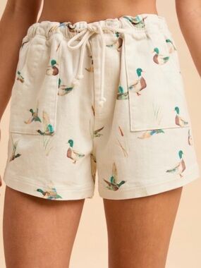 NWT! Sz M Cream Duck-Print Drawstring Women’s Shorts